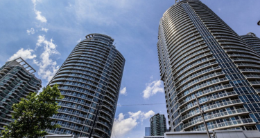 $795,000 in Harbourfront, $330,000 in Mississauga: What these condos got – Toronto Star