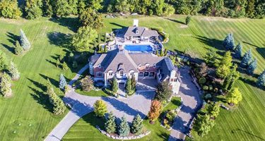 This $4.65-million mansion offers luxury for less in King City – The Globe and Mail