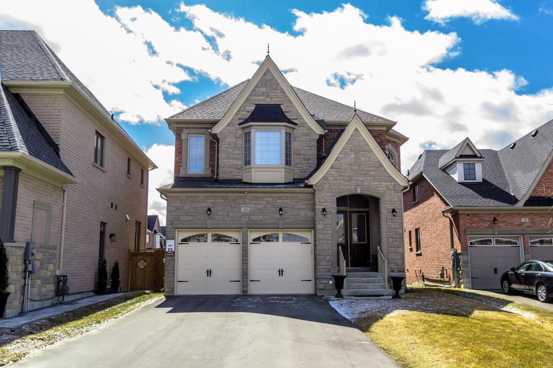 $1.9 million in King City, $1.1 million in Pickering: What these houses got