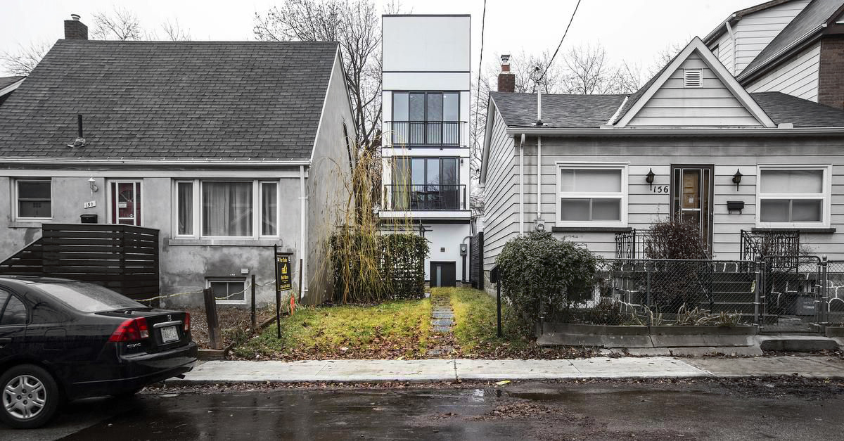 Narrow, 4-storey $3M Riverdale house stalls on market – CBC News Toronto