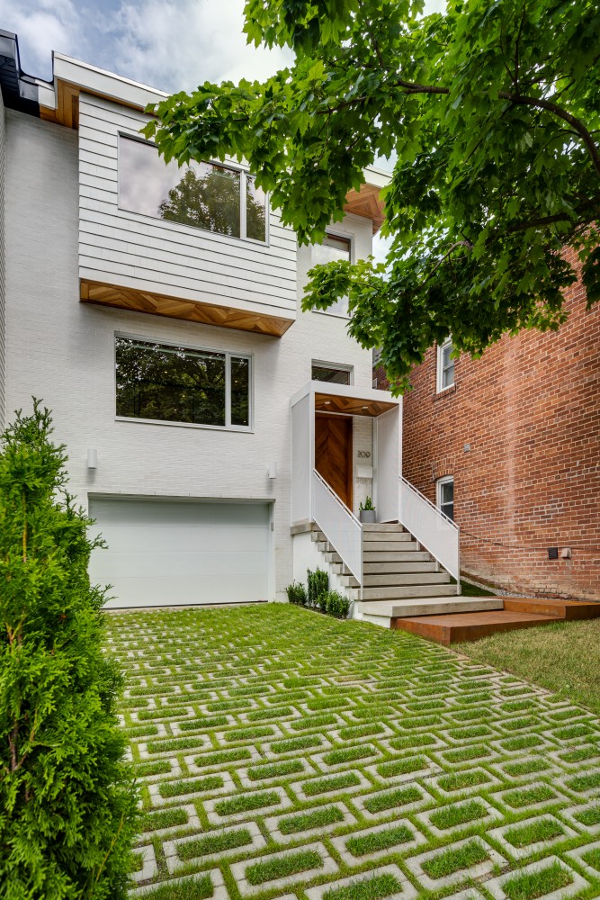 Price strategy drives quick sale of Beaches home