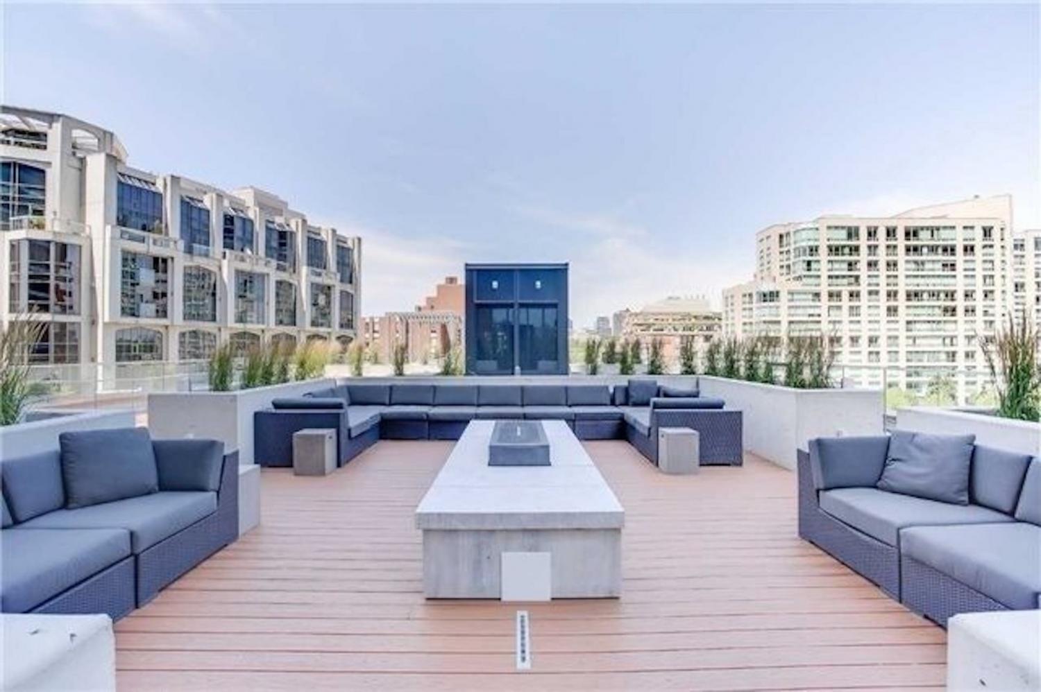 Roof Lounge