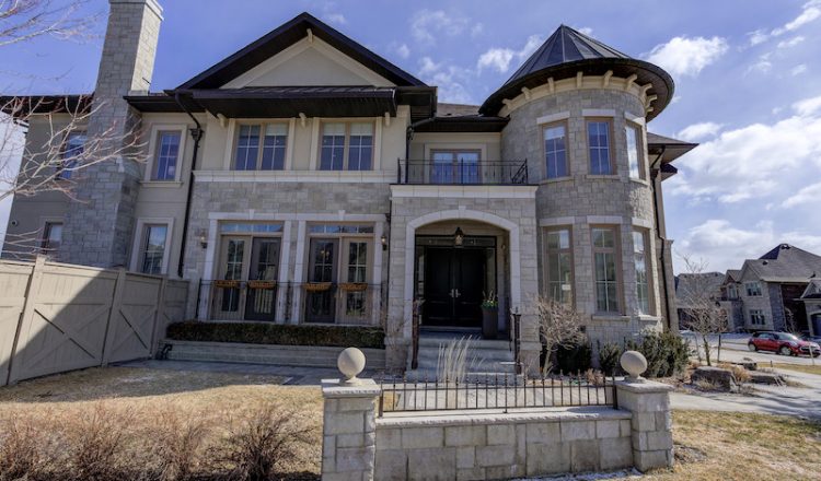 One-time model home in King City, Ont., has a bedroom bigger than most condos