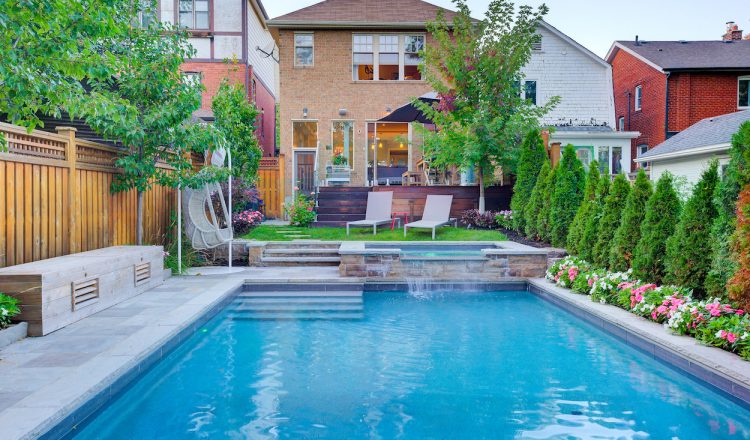 Home with a pool in Toronto makes a splash, flushing out six offers