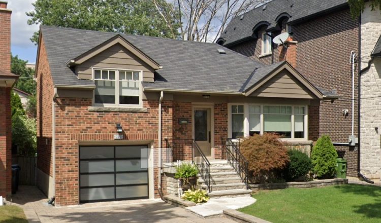 Second bidder takes Toronto house after first offer falls through on financing