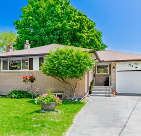 32 Woodgarden Cres., Toronto