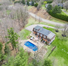 7 Houdini Way, Aurora