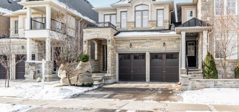 56 Robert Berry Cres., King City