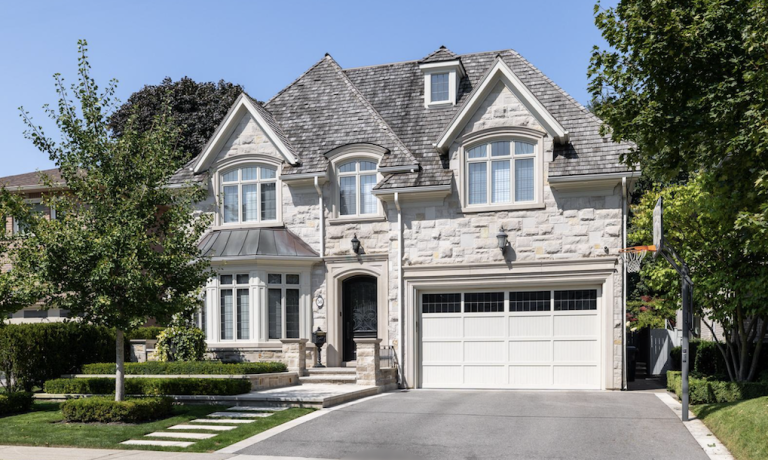 5 Munro Blvd.