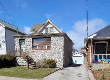8 Tilden Cres., Toronto