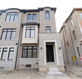 26 De La Roche Dr., Vaughan