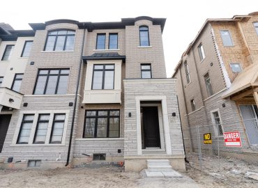 26 De La Roche Dr., Vaughan
