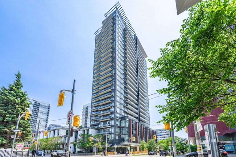 225 Sackville St. 704