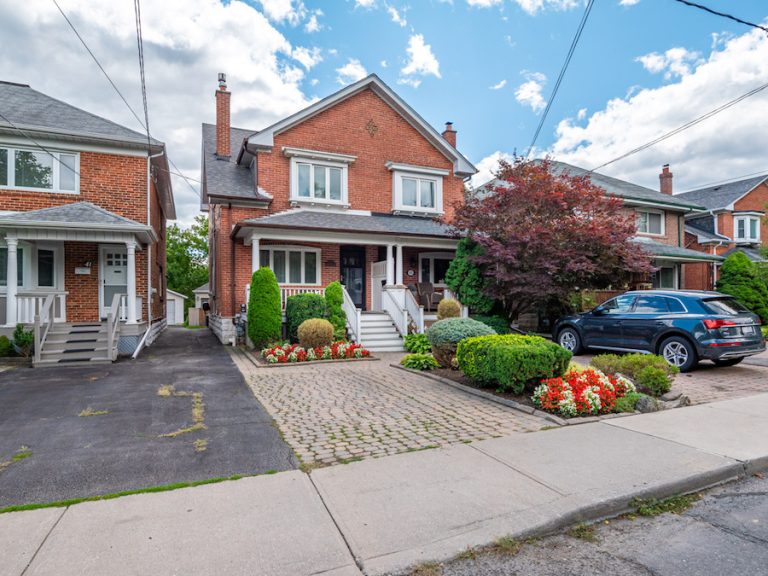 43 Woburn Ave