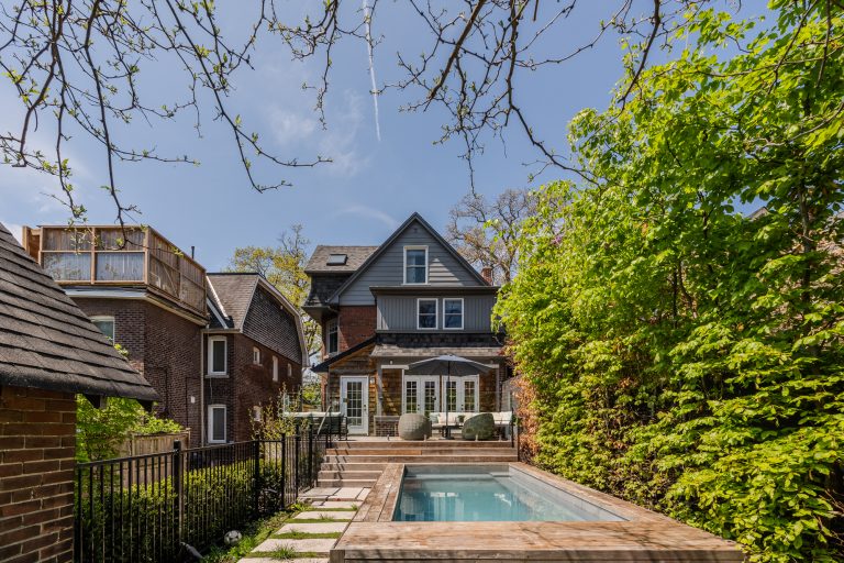 107 Lee Ave