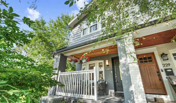 Beaches semi gets 12 offers, sells for $232,000 over asking