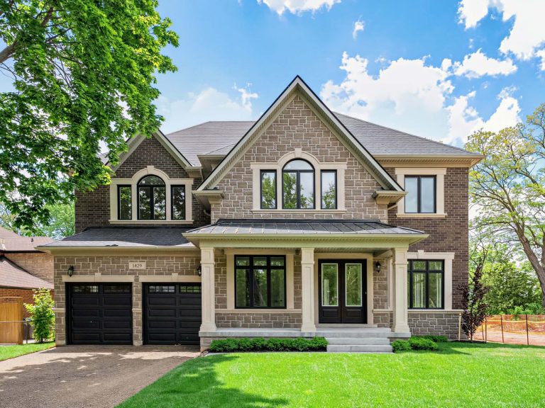 1429 Dundas Cres., Mississauga
