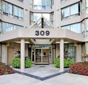 309 Major Mackenzie Dr E 420, Richmond Hill