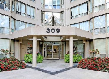309 Major Mackenzie Dr E 420, Richmond Hill