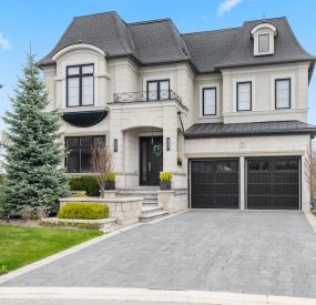 61 Ria Crt., King City