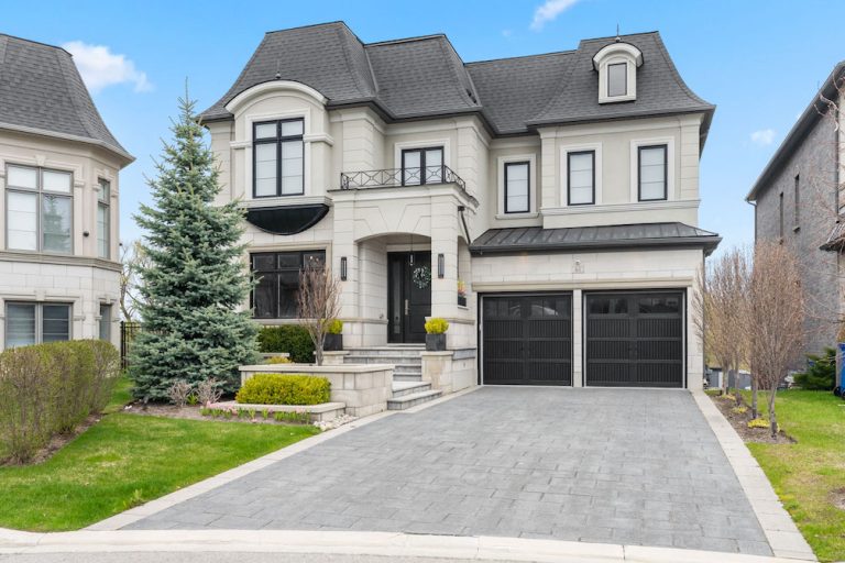 61 Ria Crt., King City