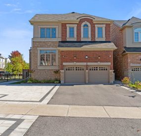 79 Chaiwood Crt., Maple