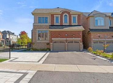 79 Chaiwood Crt., Maple