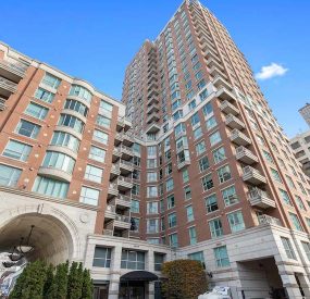 38 Avenue Rd 1802, Toronto