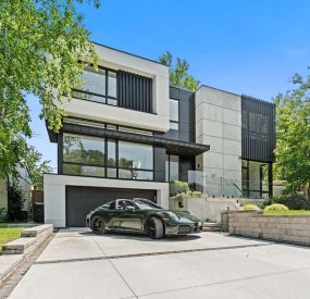 27 Berkinshaw Cres., Toronto