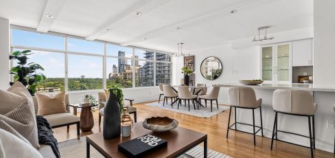 900 Yonge St #1002, Toronto