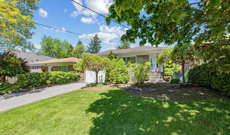 Photos of a pool in June ignite buyer interest for bungalow