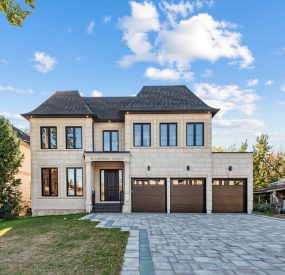 160 Lawrence Ave., Richmond Hill